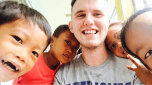 Conall O Corra with kids from the Nano Nagle Badjao school